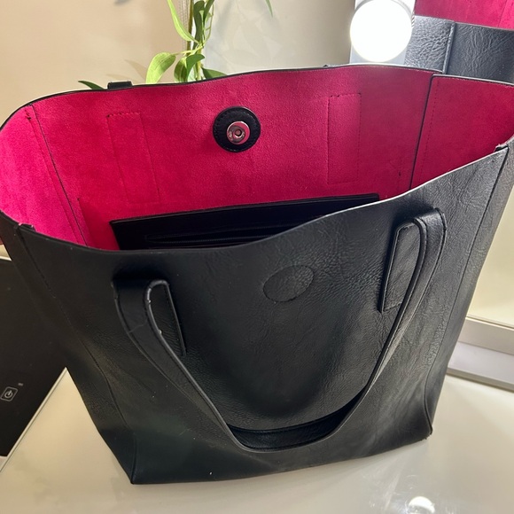 💖 HOLT RENFREW LEATHER TOTE 💖 - Picture 1 of 15